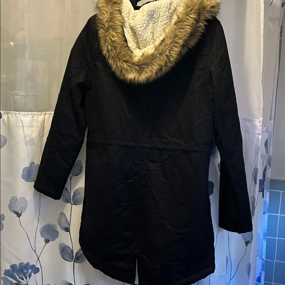 GAP Black and White Fleece Jacket - Picture 3 of 5